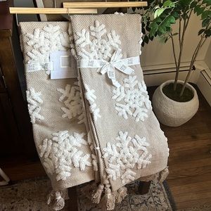 TWO 34th & Pine Tufted Snowflake Throw Blankets NWT 2023 (reserved)